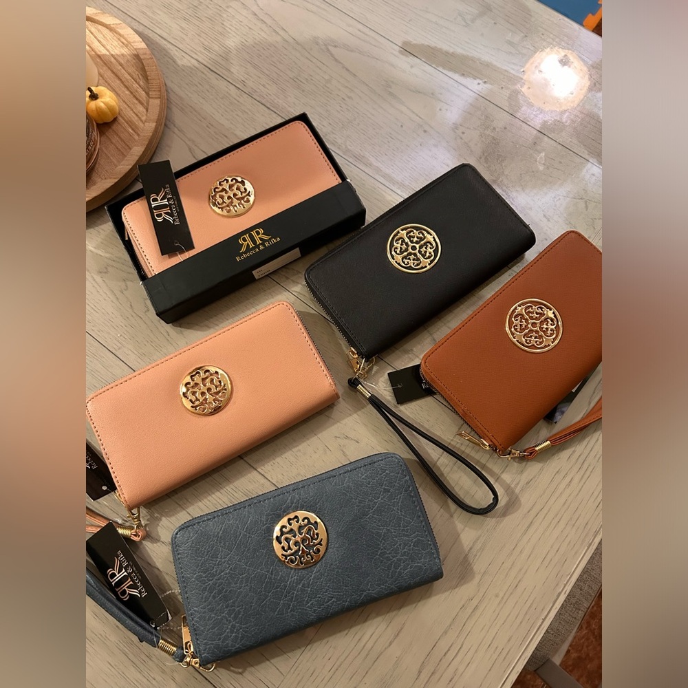 5 Wallets ( Rebecca & Rifka ) - Picture 2 of 2